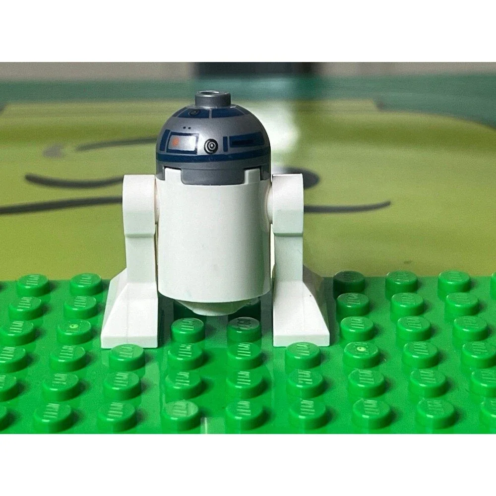 Lego Star Wars R2D2 Minifigure
